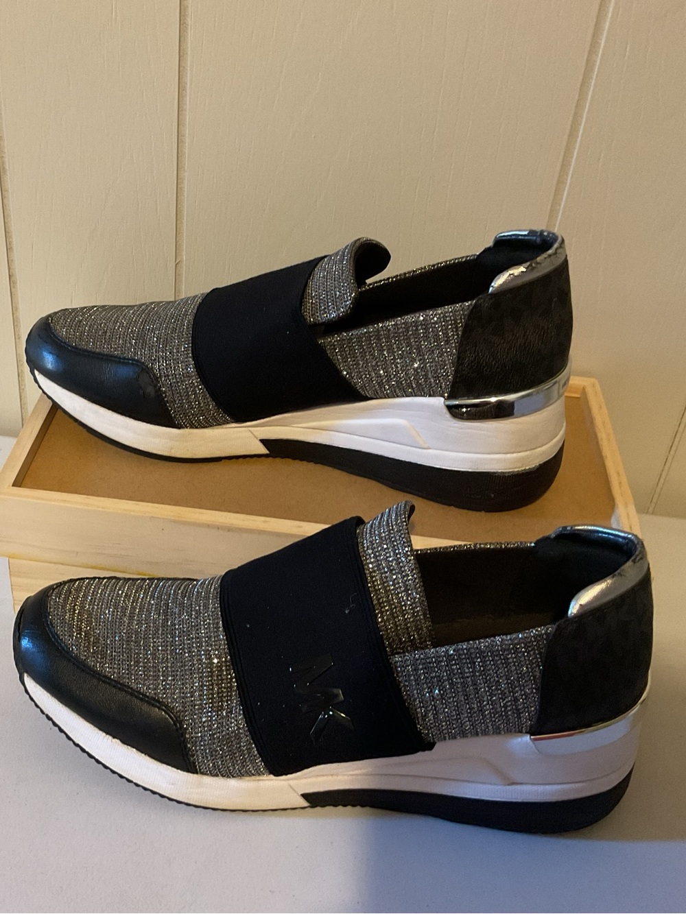 Michael Kors Embellished Black Slip-On Platform Sneakers Size 10 M - Picture 1 of 7